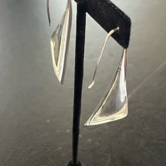 Etched Sterling Silver dangle earrings - Picture 7 of 8